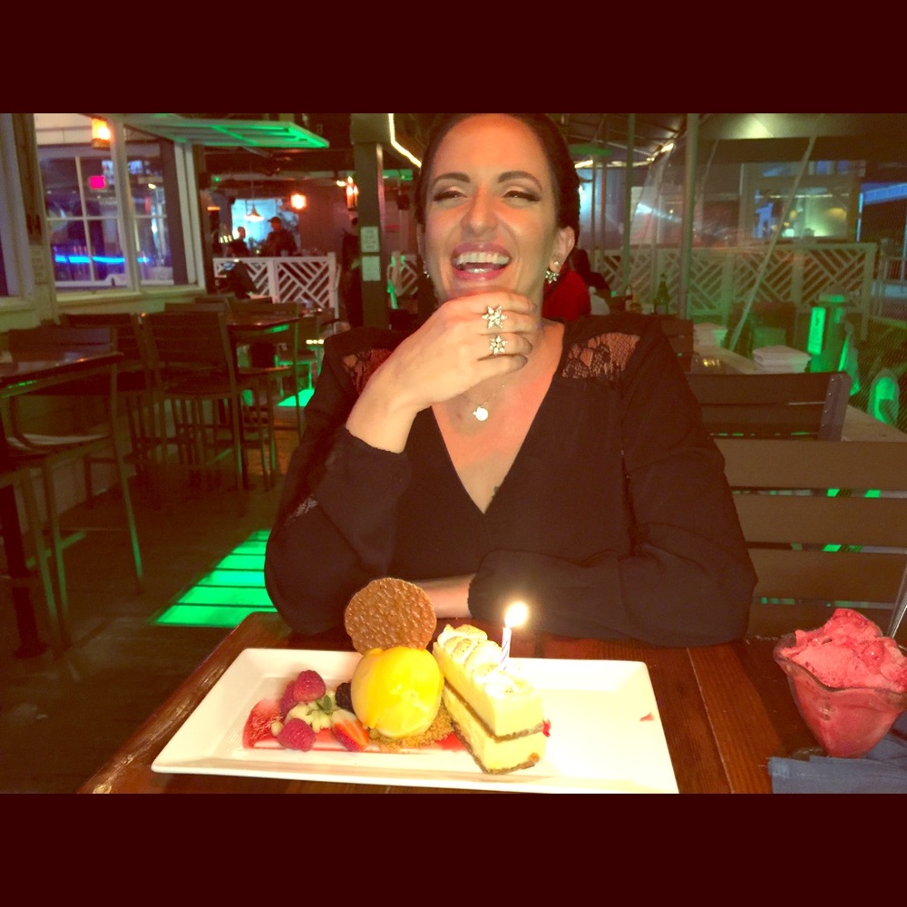 Meet Your Trendy Posher😊